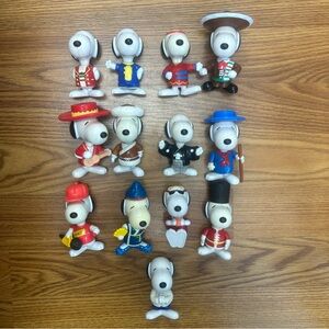 Lot of 13 Vintage McDonald’s Snoopy Peanuts World Tour Figures 1999